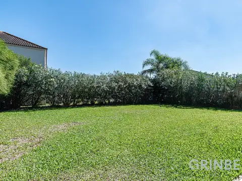 Casa en Venta con 4 cocheras