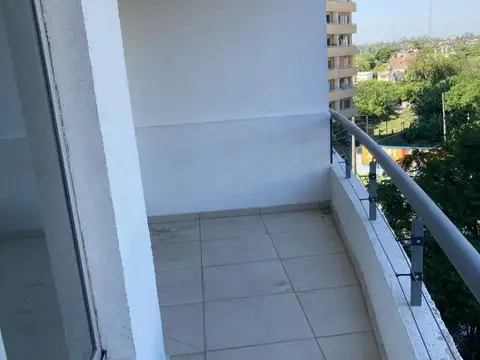 Departamento en Alquiler B° Guemes, con balcón externo