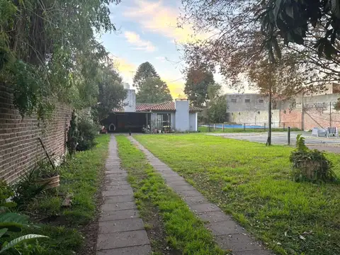 Casa en  venta 3 ambientes en lote de 1000m2 en Del Viso