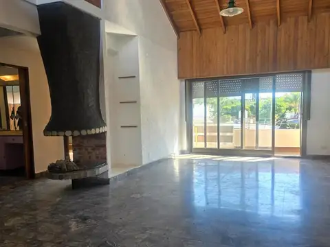 Depto Tipo Casa 4 ambientes con 2 baños