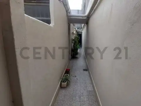 Avenida Almirante Brown 700, Piso 0