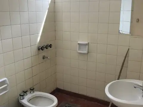 San Lorenzo 1076 , Piso 5