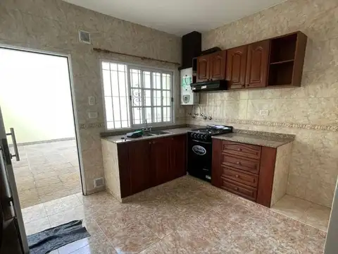 Depto Tipo Casa 3 ambientes con 2 baños