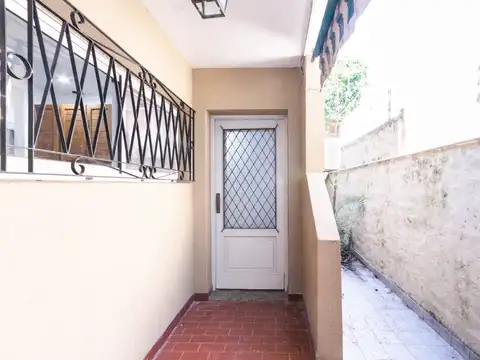 Depto Tipo Casa 2 ambientes con 1 baño