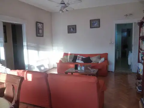 Vta depto. 5 ambientes . Balcón terraza. V.Crespo.