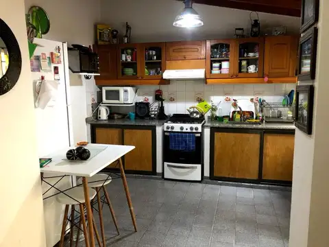 Depto Tipo Casa 4 ambientes con 2 baños