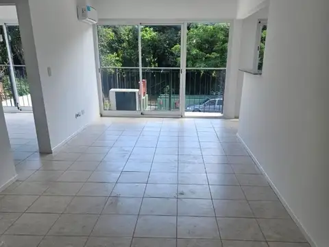 Av Centenario 2400, Piso 1°