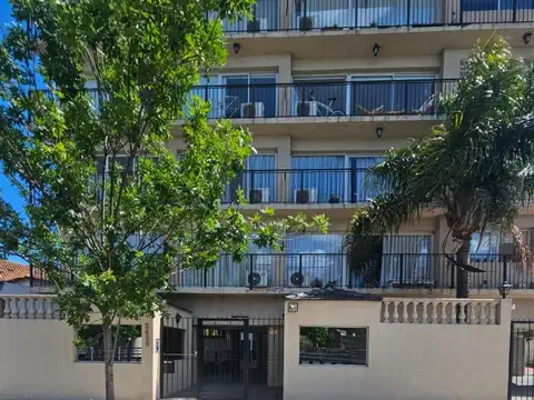 Departamento 2 ambientes con 2 cocheras en beccar