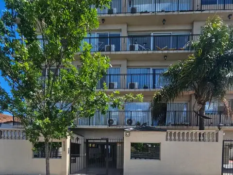 Departamento 2 ambientes con 2 cocheras en beccar