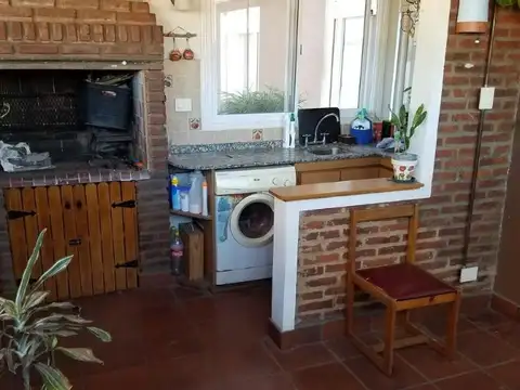 CASA PH EN VENTA -  3 AMBIENTES CON PATIO CERRADO EN TIGRE CENTRO