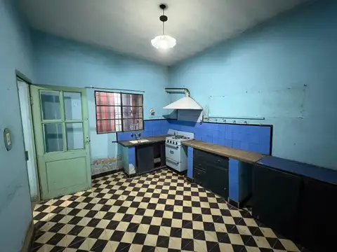 Casa 5 ambientes con 1 baño
