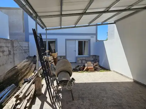 Casa 4 ambientes con 2 baños