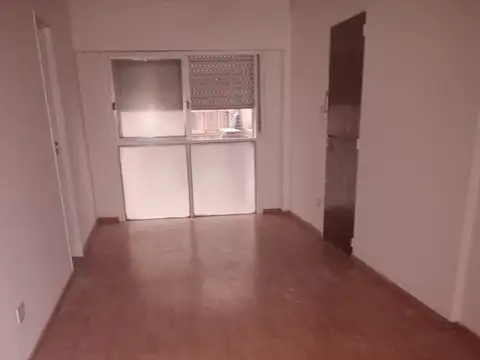 DEPARTAMENTO DE TRES  AMB EN ALQUILER  . CON AMPLIOS PLACARDS COCINA Y LAVADEROS SEPARADOS