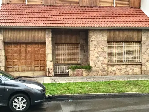 CASA 4 AMB. EN 2 PLANTAS, GJE. CUB. "APTO CRÉDITO"