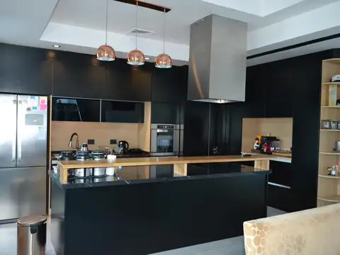 Casa única en la zona - Excelente calidad constructiva