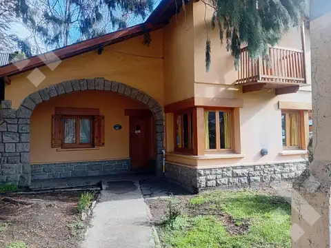 Alquiler casa 6 ambientes - Centro - APTA COMERCIAL/PROFESIONAL - San Martin de los Andes