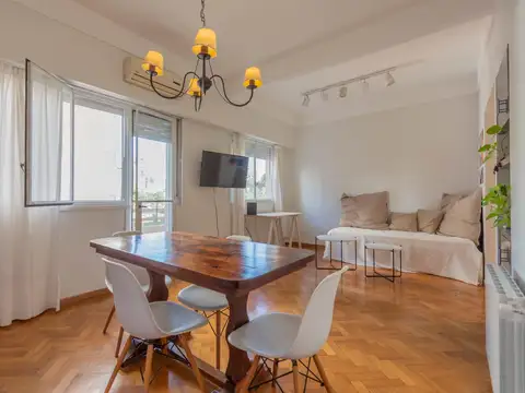 Luminoso 3 ambientes reciclado impecable! Zona estrategica!