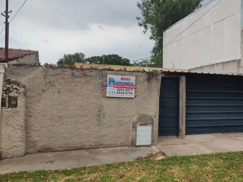Venta de casa en Burzaco. Retasada.