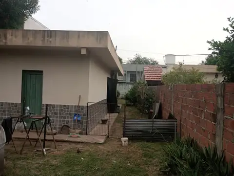 Venta de casa en Burzaco. Retasada.