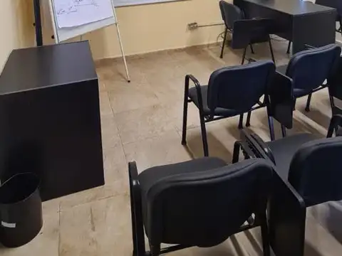 Oficina en Venta con 4 cocheras