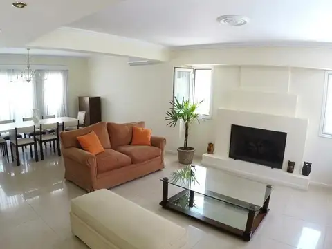 Casa en Alquiler en Haras Del Pilar, USD 1.950