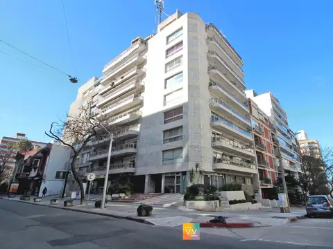 Venta de Apartamento 4 dormitorios Pocitos        