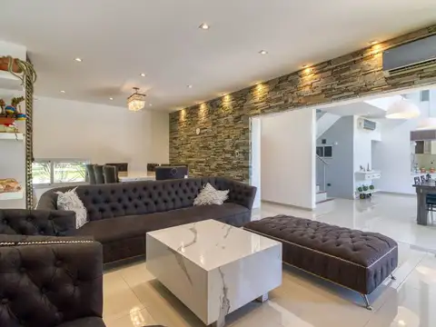 IMPECABLE CASA EN VENTA 7 AMB. TALAR DEL LAGO 2