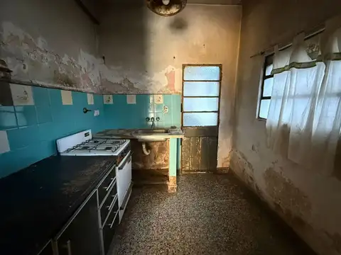 VENTA PH  3 AMB C/TERRAZA A RECICLAR EN MORÓN