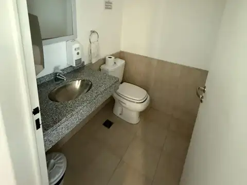 Oficina en Alquiler al Noreste