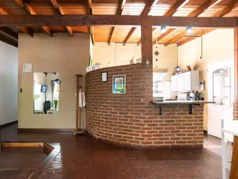 Casa en Venta con 2 cocheras