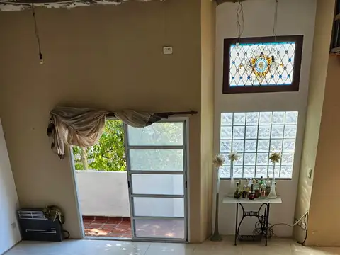 Departamento tipo casa en alquiler en Floresta Norte Al Fte - 1er piso por escalera sin expensas 