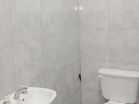 Local en Alquiler en Garin-Centro, $ 850.000
