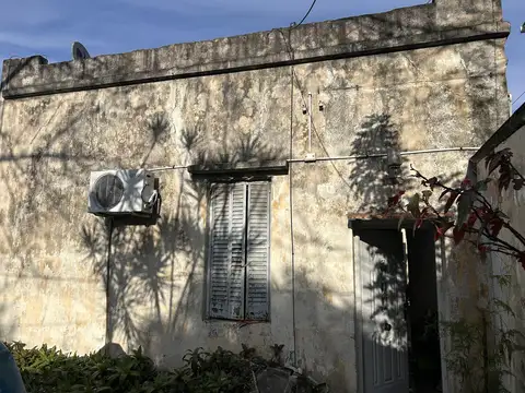 Venta Casa 3 ambientes a reciclar en lote propio en Villa Lugano ideal inversor