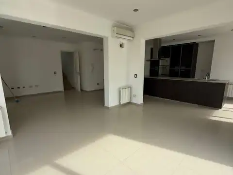Casa en Alquiler en Mendoza, USD 1.800