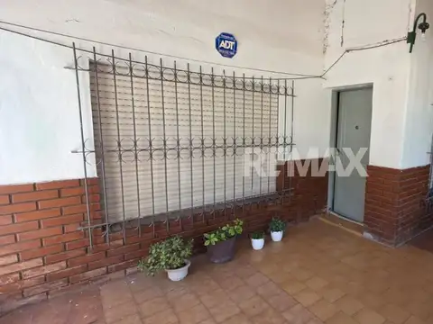VENTA CASA A REFACCIONAR DEPARTAMENTOS CIPOLLETTI