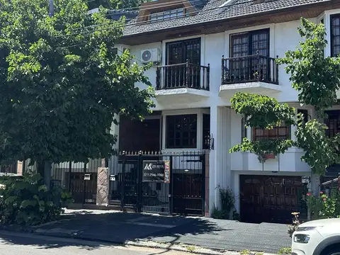 Depto Tipo Casa 4 ambientes con 2 baños