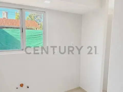 VENTA - Casa dos ambientes en San miguel