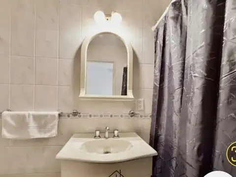 Casa 3 ambientes con 2 baños