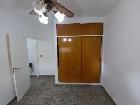 L Silveyra 3700, Piso 1