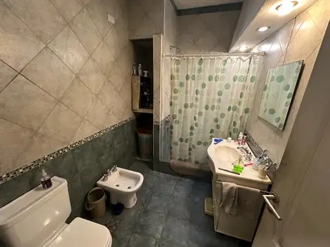 Casa en venta  5 ambientes con patio