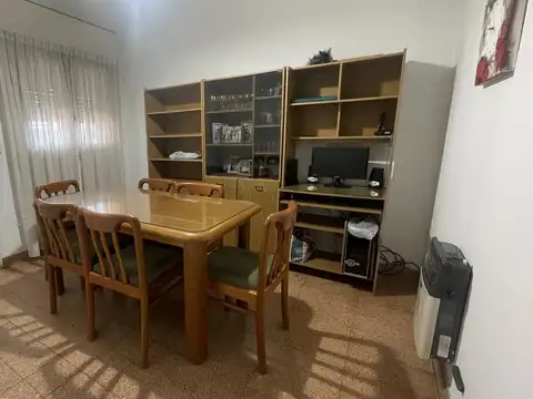 Casa 4 ambientes con 1 baño