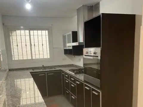 Casa en Alquiler en Urca, $ 1.100.000