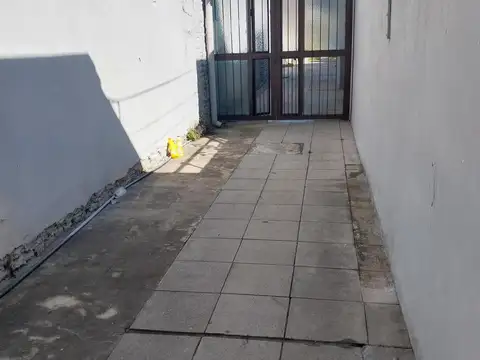 gran lote 400m2 con 3 dptos
