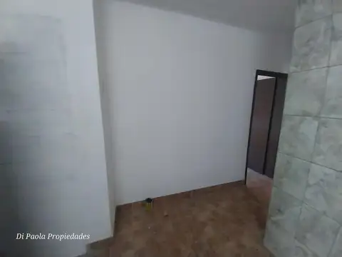 Depto Tipo Casa en Venta en Lomas De Zamora, USD 100.000