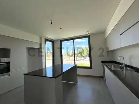 CASA EN VENTA EN BARRIO PRIVADO GRAN BOEDO