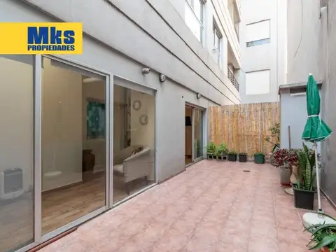 Venta. Departamento.  2 ambientes con patio.
