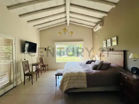 Hermosa casa en chacras de coria