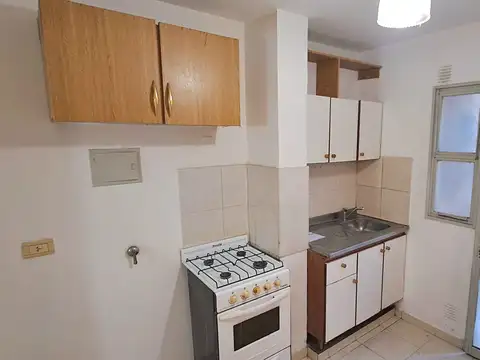 Departamento en Alquiler en Parque Centenario, $ 800.000
