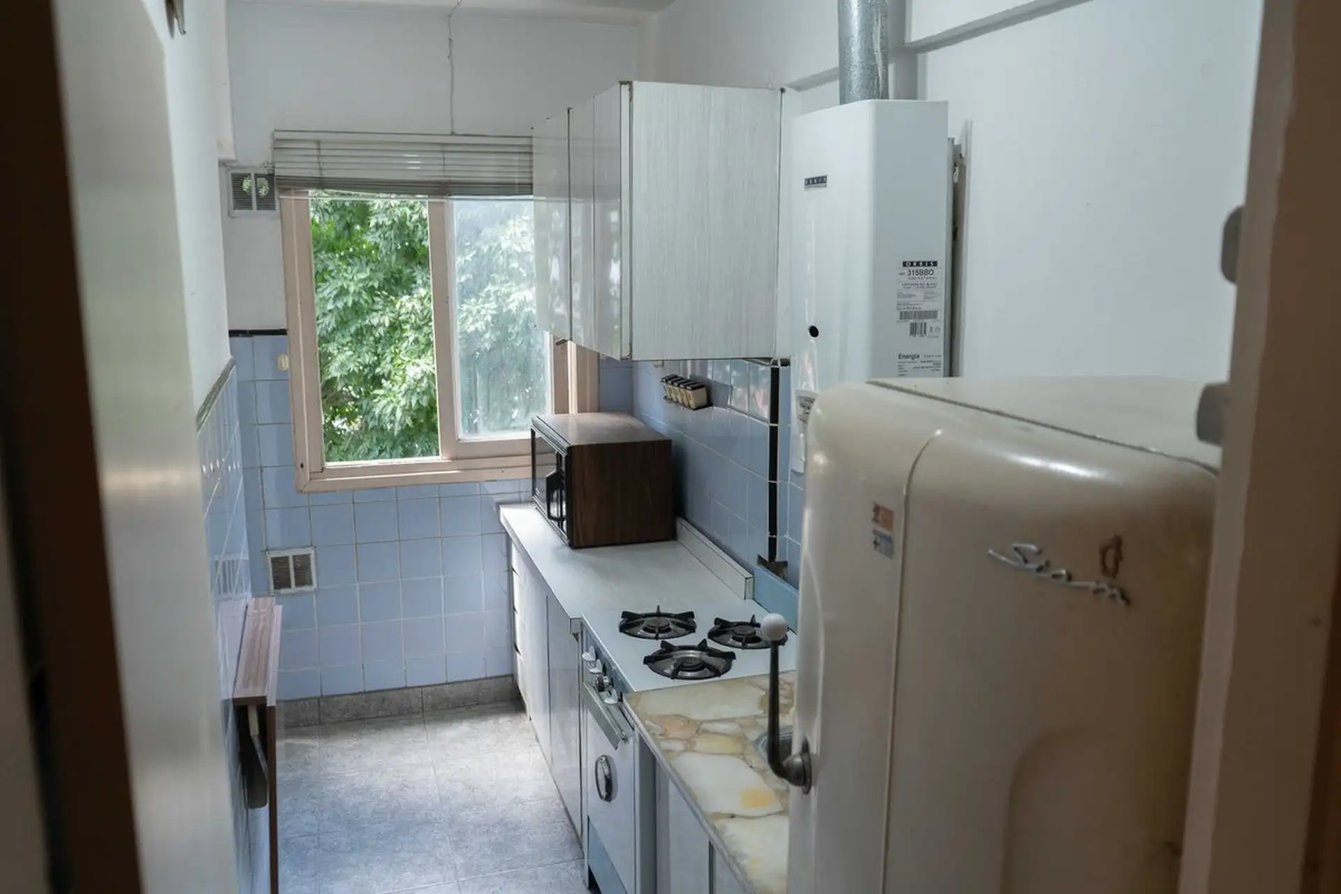 Venta monoambiente al frente en Paseo Aldrey