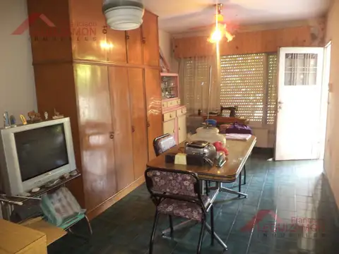 CASA EN VENTA – LOTE PROPIO – POSIBILIDAD DE AMPLIACIÓN – VILLA SARMIENTO